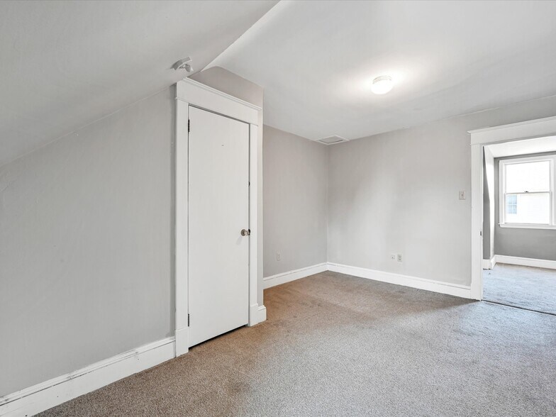 Bedroom A - 19 Beechwood Rd