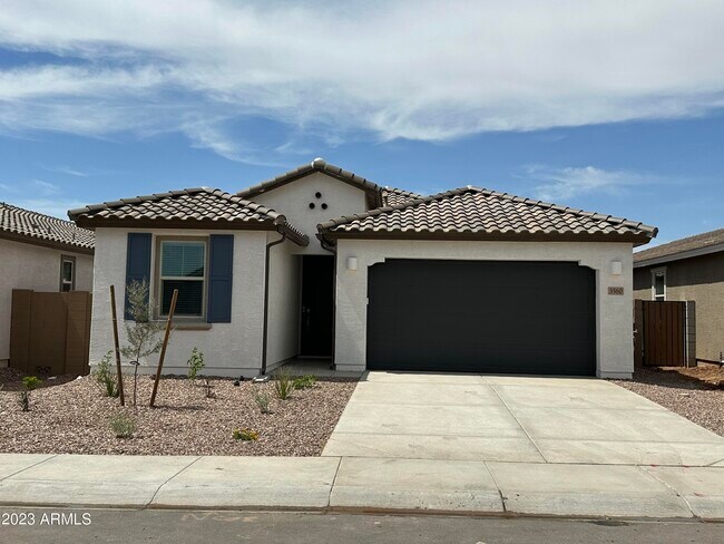 Primary Photo - 3560 E Dakota Dr