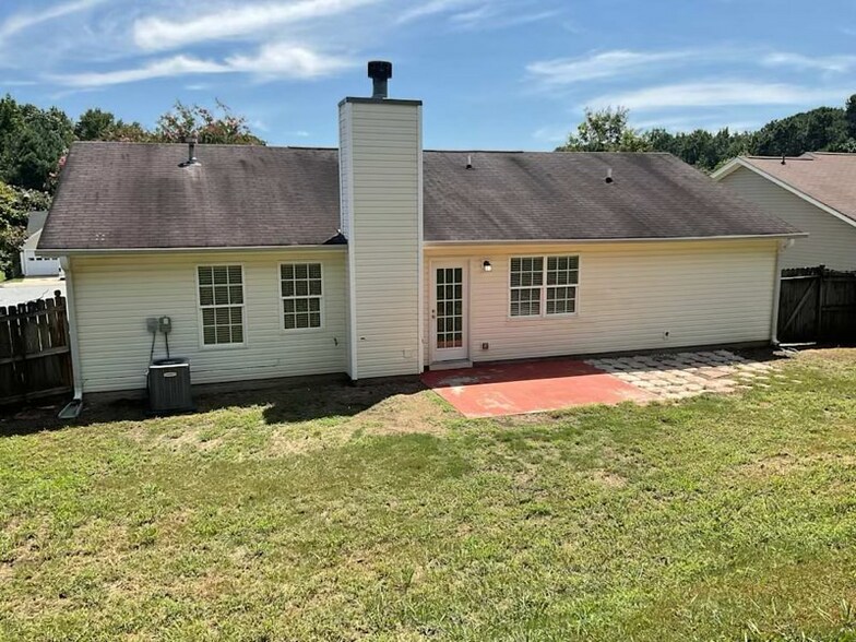 Primary Photo - 465 Amelia Grove Ln SE