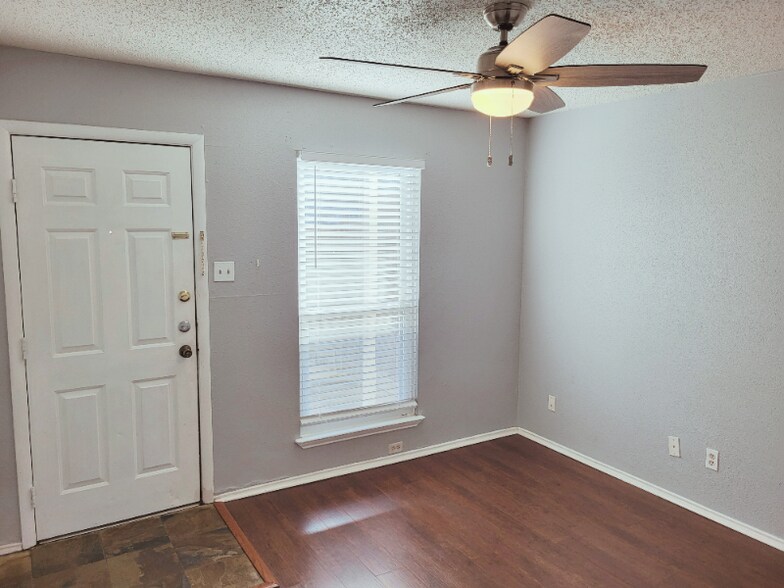 Building Photo - 6702 Everhart
