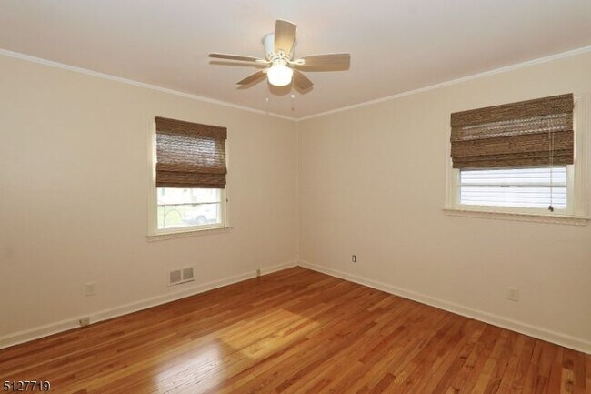 Building Photo - 7 Osage Dr