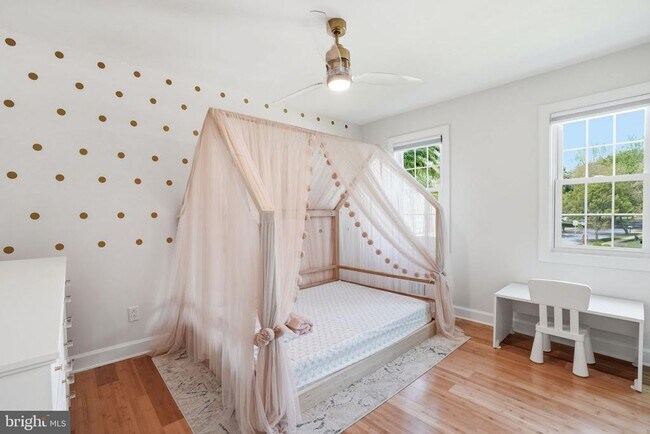 Building Photo - 510 Moat Way