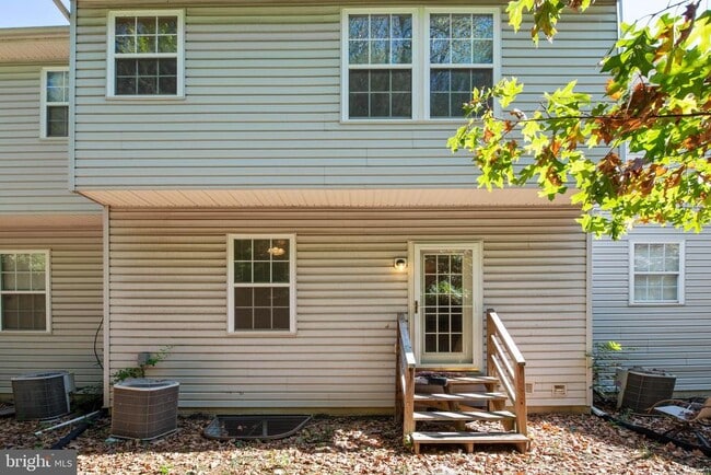 Building Photo - 7025 Water Oak Rd
