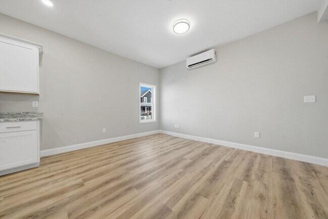 Building Photo - 1 Clough St