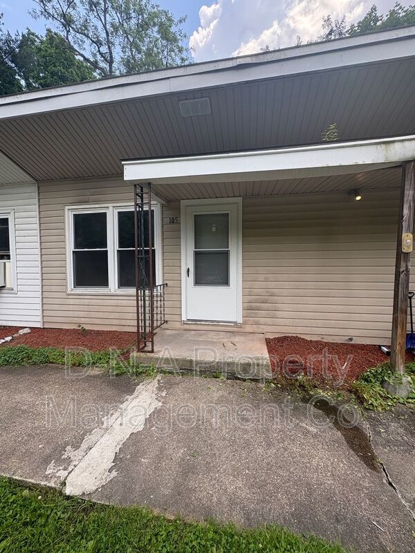 Primary Photo - 114 Cabanna Ln
