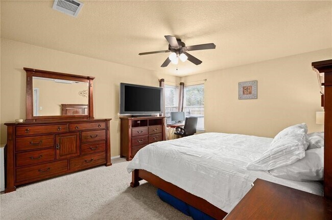 Building Photo - 921 Gentry Dr
