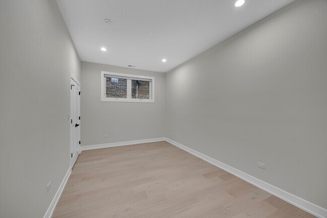 Building Photo - 4629 S Michigan Ave