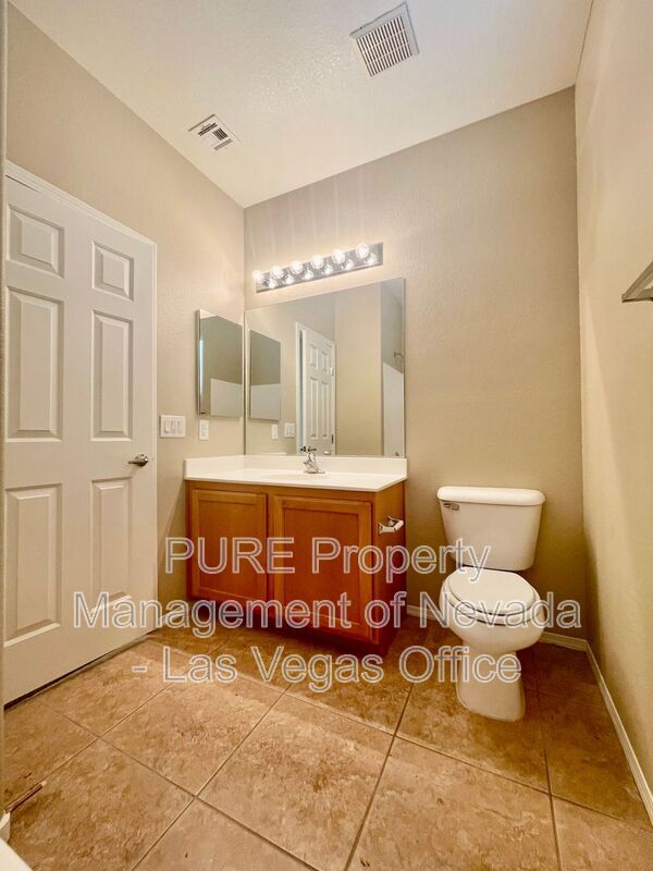 Building Photo - 10445 Orchard Ladge St