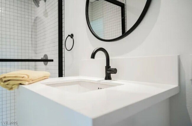 Building Photo - 715 S 3rd St