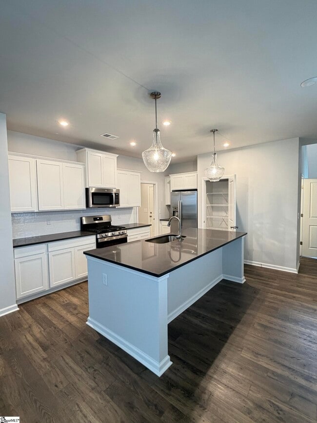 Building Photo - 139 Gervais Cir