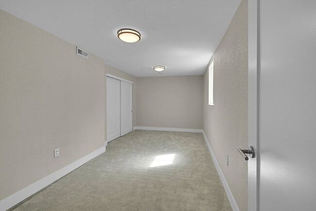 Building Photo - $3,195.00, 4 bed, 3 bath located in Arvada.