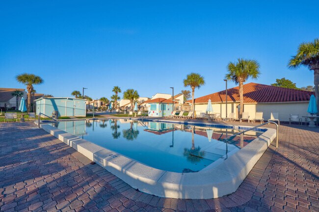 Building Photo - 17462 Front Beach Rd