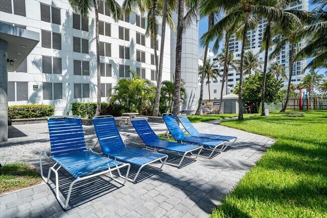 Building Photo - 6301 Collins Ave