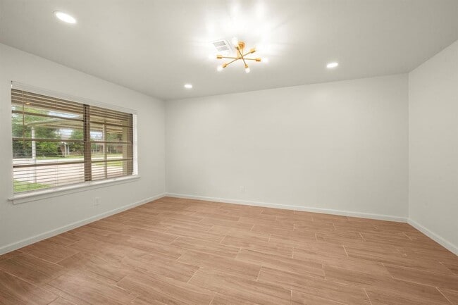 Building Photo - 3814 Galway Ln