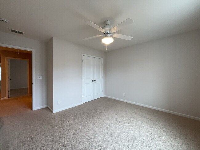 Building Photo - 292 Calm Water Way