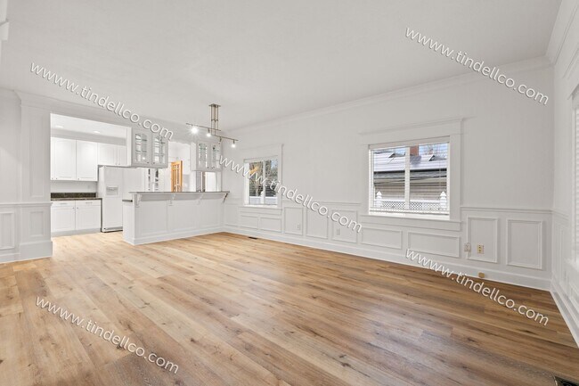 Building Photo - Beautiful North Portland Home —3- Bedrooms, Garage, Fenced Yard & Bonus Space