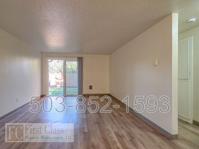 Building Photo - 20125 SW Tualatin Valley Hwy