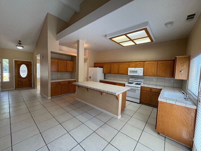 Building Photo - Beautiful 4 Bedroom coming soon!