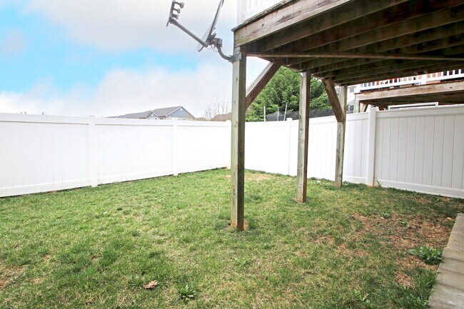 Building Photo - Stunning 3 Bed Rental with Deck & Pond View!