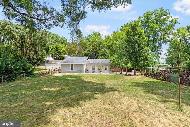 Building Photo - 303 Miles Rd