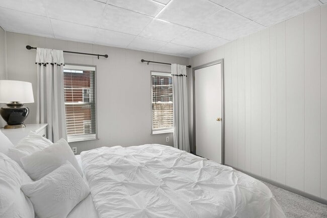 Building Photo - Fully Furnished 3 Bedroom Townhome in Central Lawrenceville