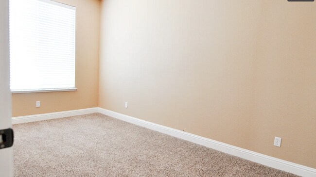 Building Photo - For Rent – Spacious 4-Bedroom Home with Bo...