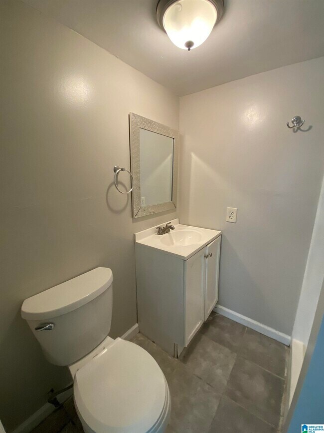 Building Photo - 139 Elrie Blvd