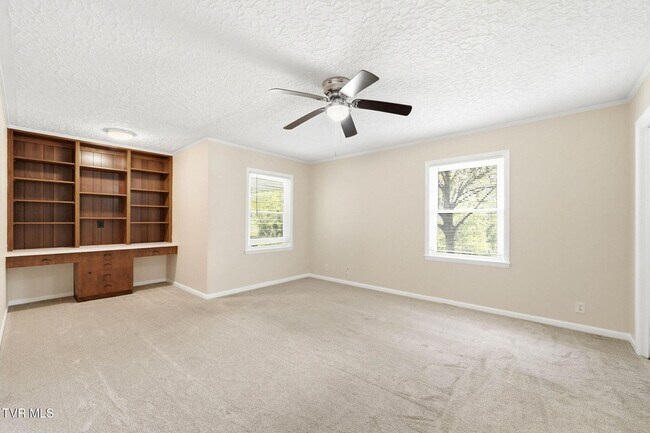 Building Photo - 808 Chippendale Rd
