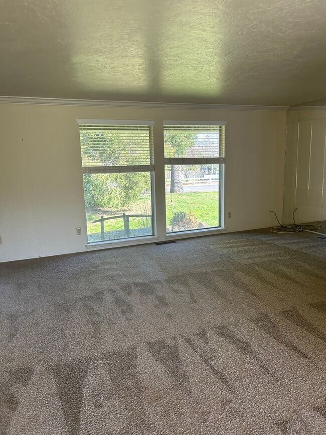 Building Photo - 2883 W Griffin Creek Rd