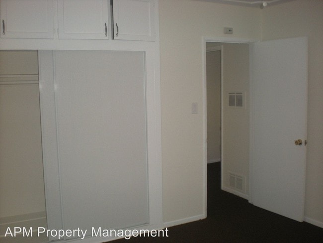 Building Photo - 1156-1156 W Valencia Dr