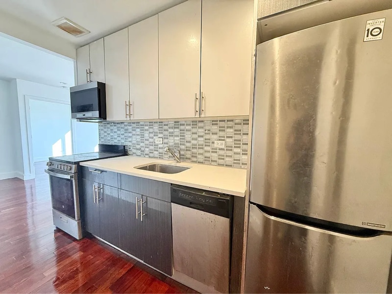 Building Photo - 39 Suydam St