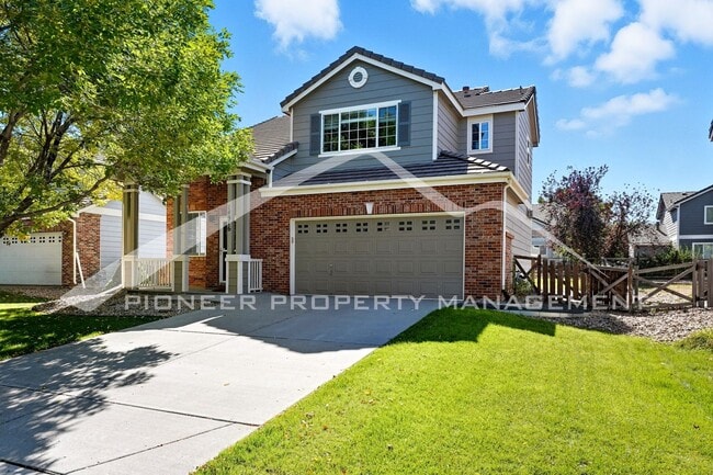 Building Photo - Spacious Home with Central AC and Washer/D...
