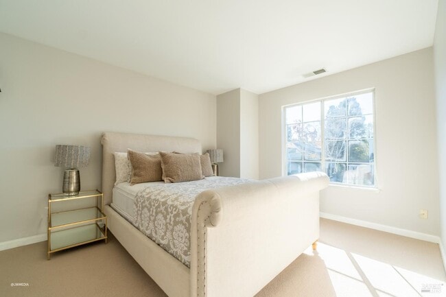 Building Photo - 517 Leafhaven Ln