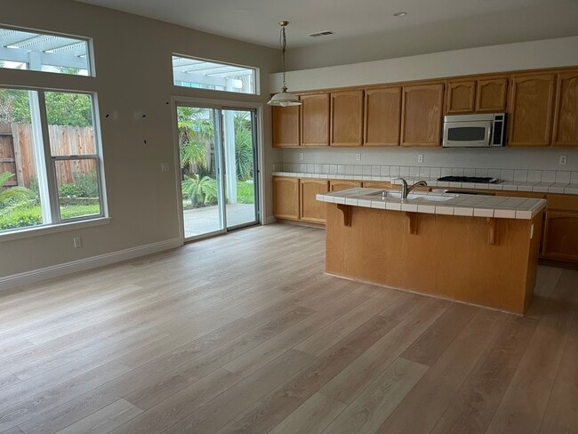 Building Photo - 5637 Darby Rd