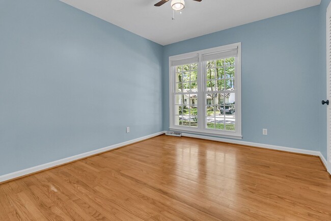 Building Photo - Move-In Ready Home in a Prime Summerville ...