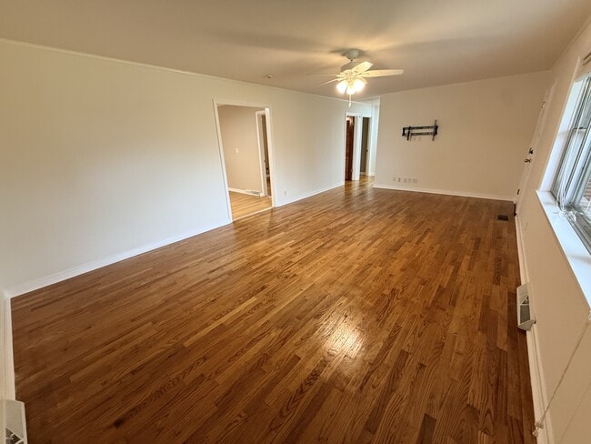 Building Photo - 514 Oliver Dr