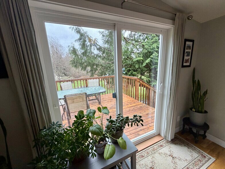 Second Deck - 126 Charlie Ln