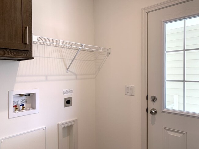 Building Photo - 141 Millwood Rd