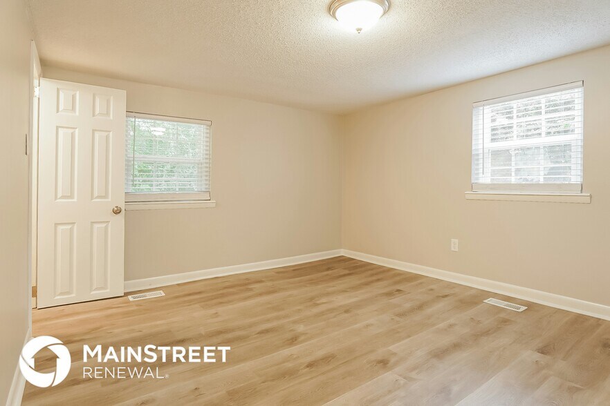 Building Photo - 2112 Headrick Rd