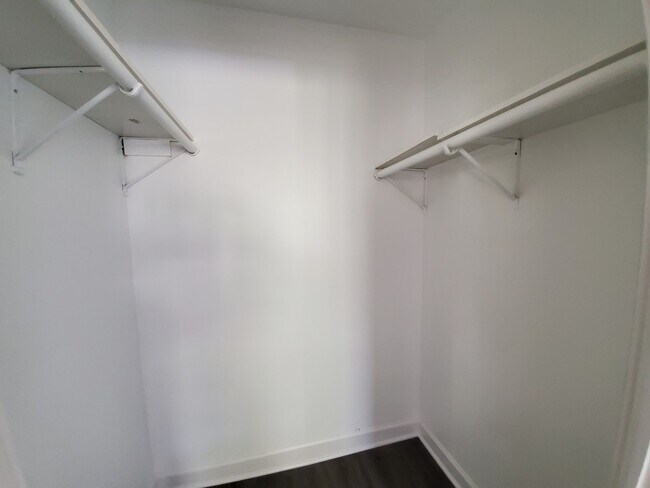 Building Photo - 109 S Elmwood Ave