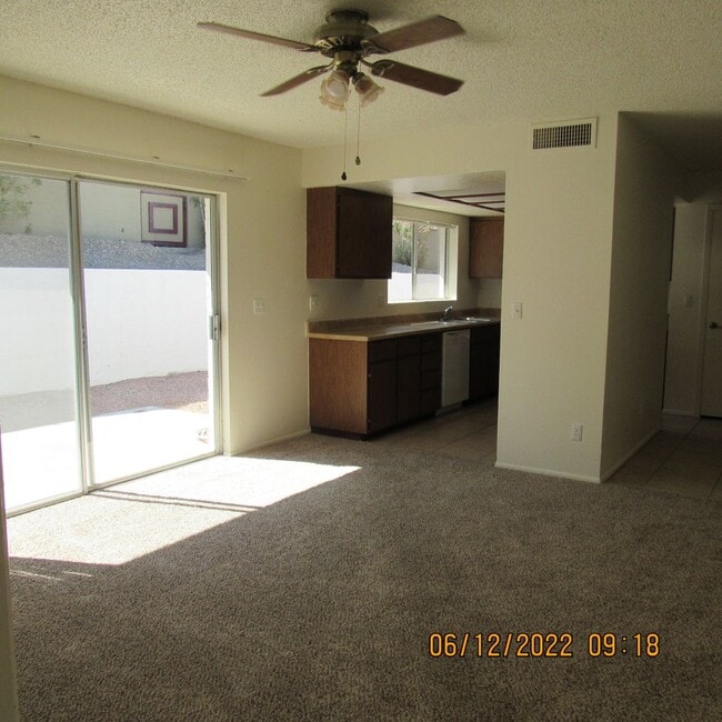 Building Photo - 3590 Clearwater Dr