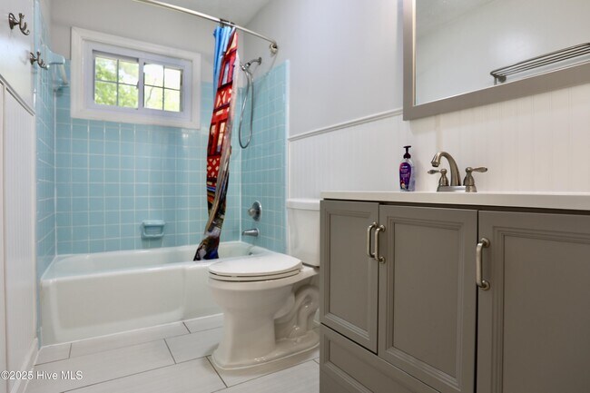 Building Photo - 202 Haldane Dr