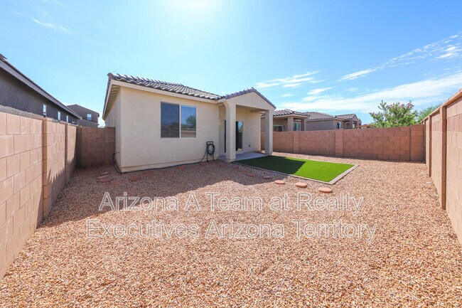Building Photo - 4882 E Greenway Wash Dr