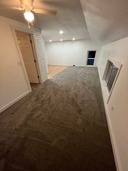 Building Photo - 7367 N Bray Rd