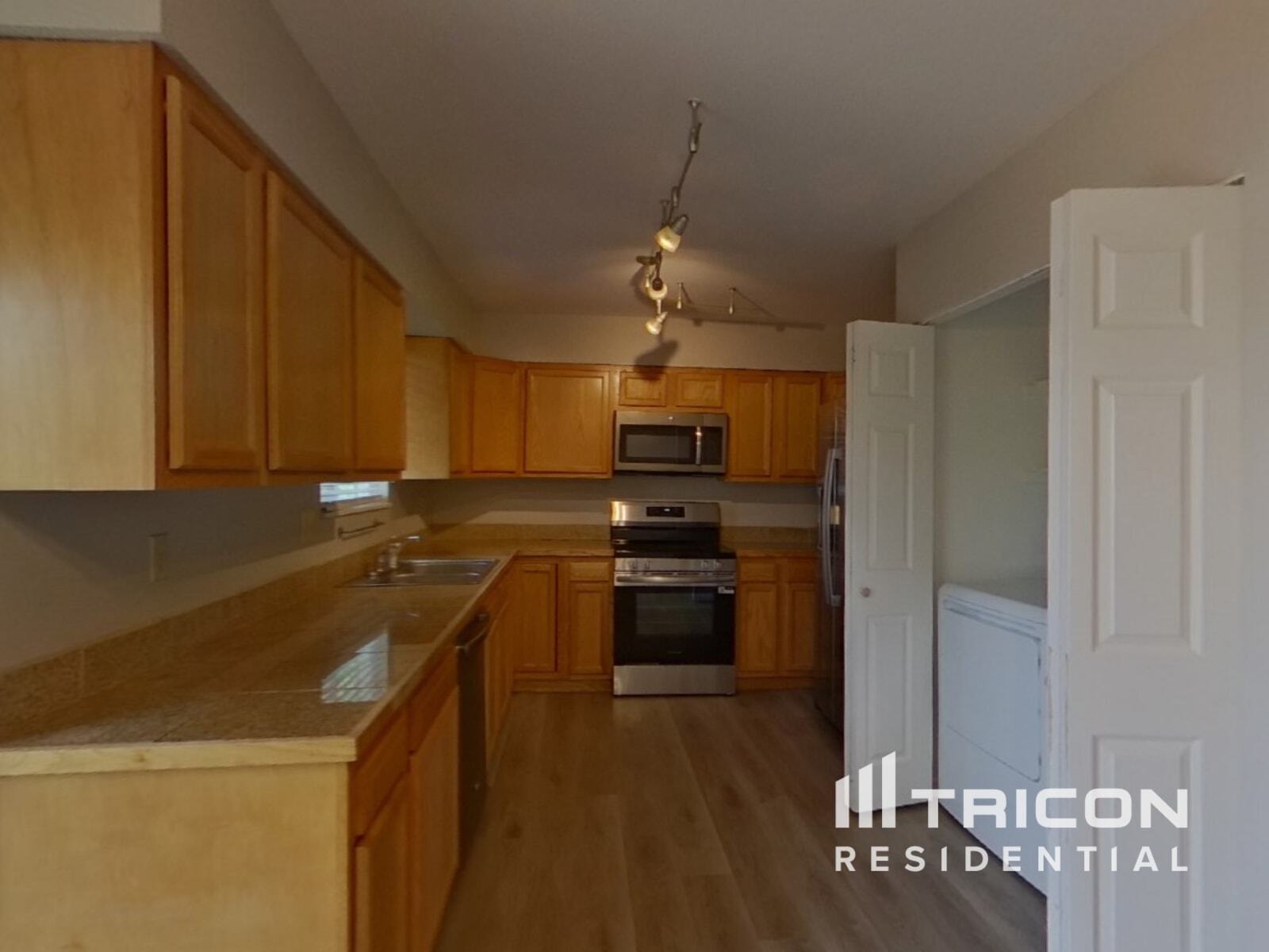 Building Photo - 7520 Dove Creek Cir