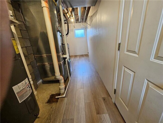 Building Photo - 518 Ten Point Ln