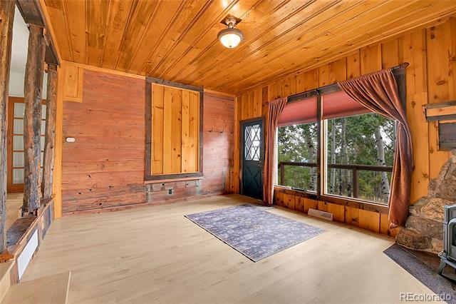 Building Photo - 190 Circle Dr