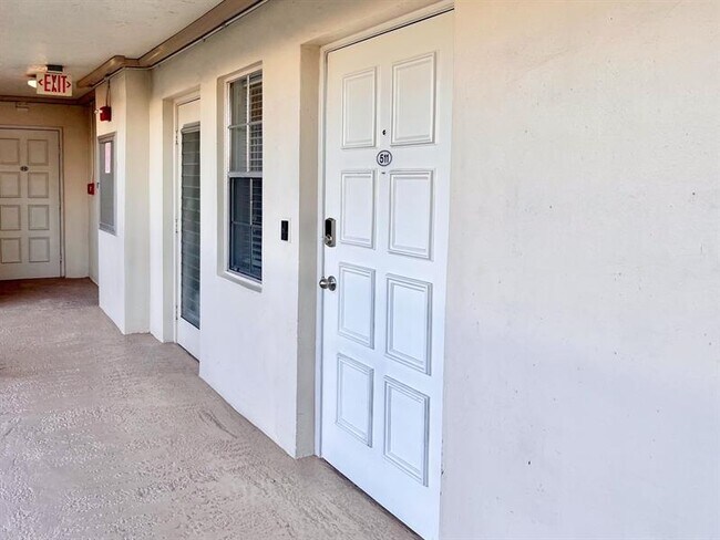 Building Photo - 3010 N Course Dr