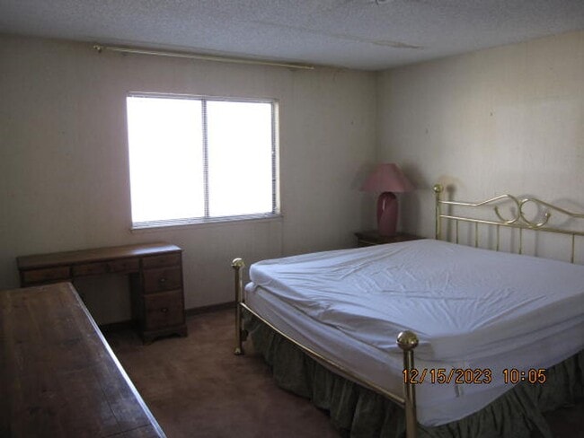 Building Photo - CENTRAL LOCATION - 89119