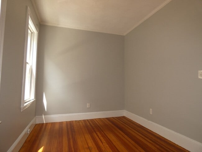 Building Photo - 77 St Andrew Rd